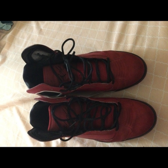 Preowned air Jordan athletic shoes size 12